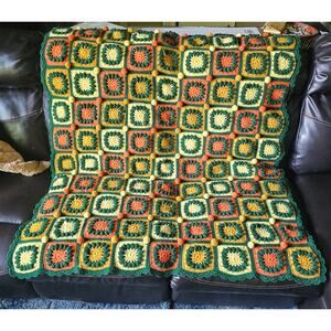 GRANNY SQUARE AFGHAN 4' x 6' Crochet Colorful Puff Balls Scalloped Edge GIFT